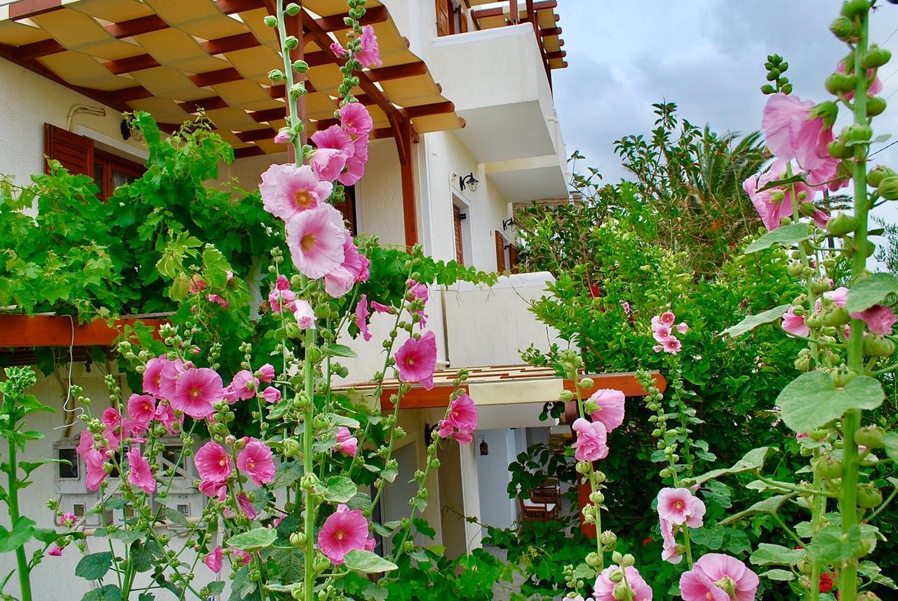 Deluxe Studios & Suites Ageri-Milos Adamantas (Milos) Exterior foto